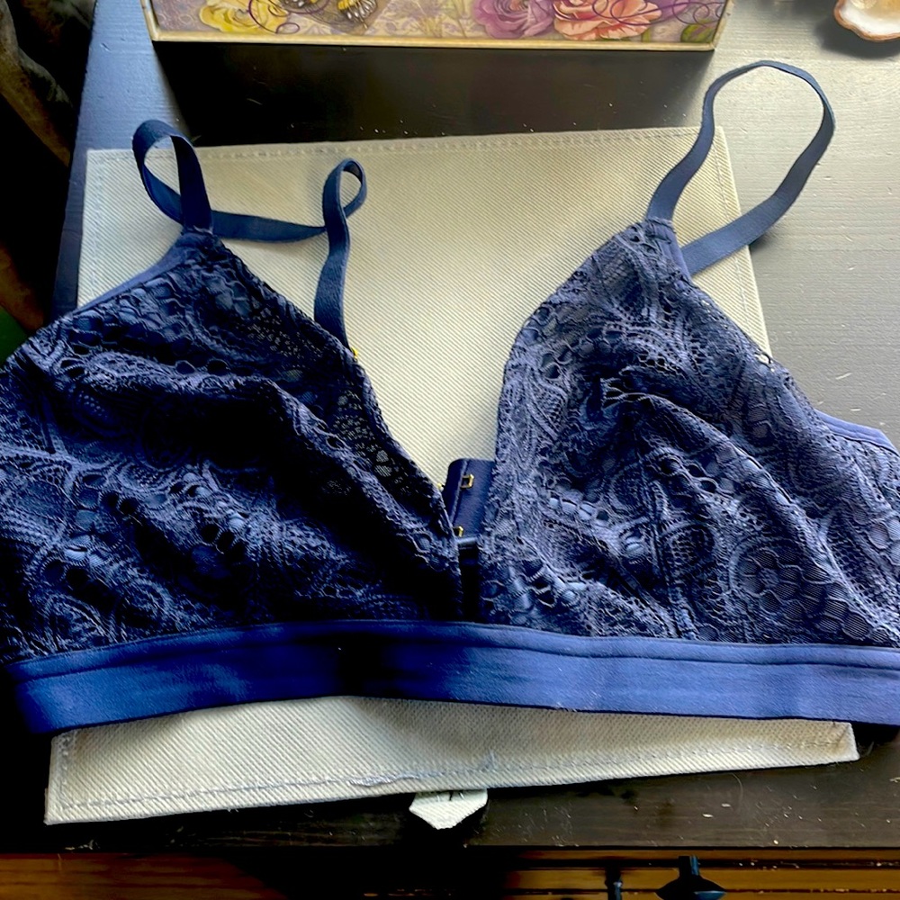 Lively Size 2 bralette